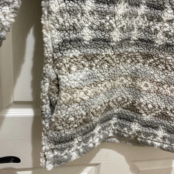 Cabin Fever by Ramatex Gray & Brown Sherpa Pullover Sweater - Picture 3 of 6